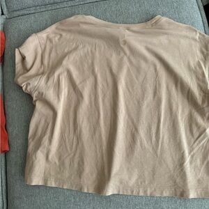 Lululemon cates tee cropped